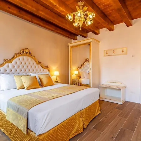 Laguna D'Oro Luxury Apartments Venice Exterior photo
